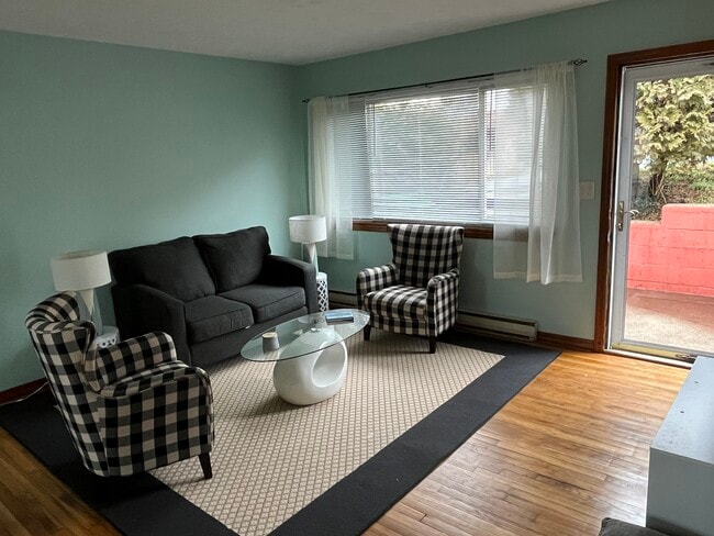 Photo - 1413 Grace St