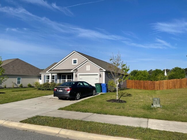 Photo - Lovely Three Bedroom Home in Camden and Minutes Away from I-20