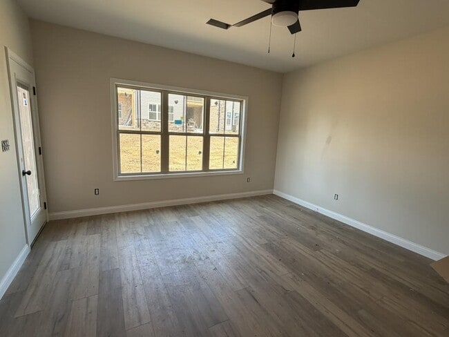 Building Photo - 144 Pinehurst Wy