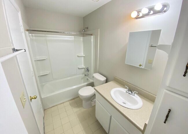 Photo - 1826 Burnham St