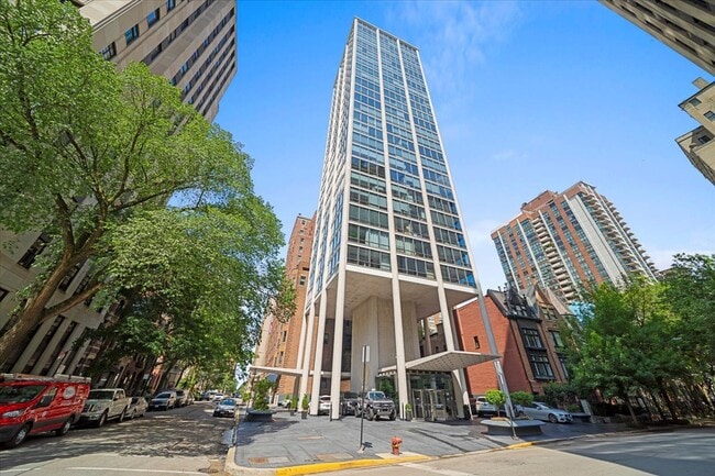Photo - 1300 N Astor St Condo Unit 18B