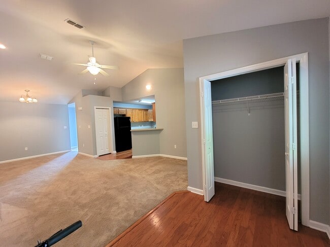 Photo - 1659 Quazar Rd