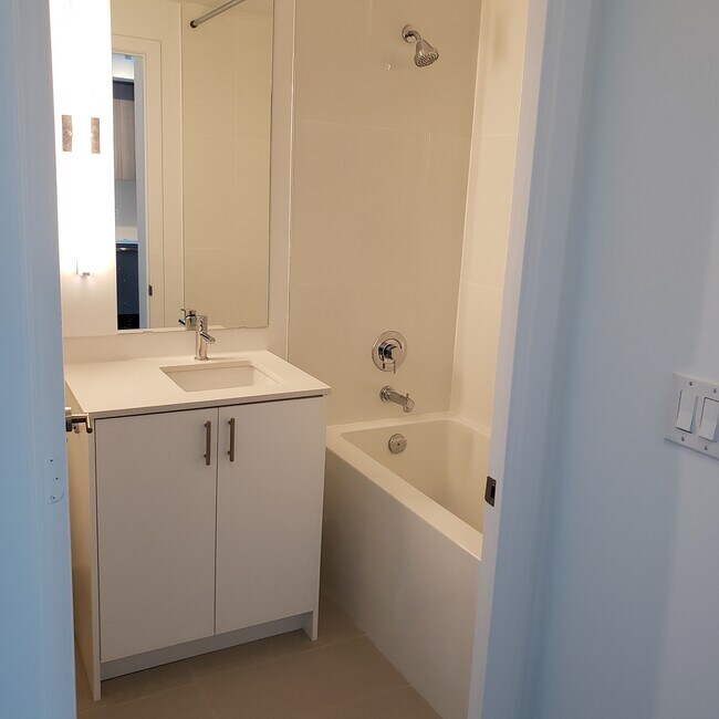 Photo - 180 Veterans Dr Unit 706