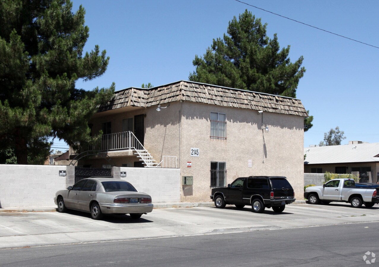 Building Photo - Summit Estates Apartments