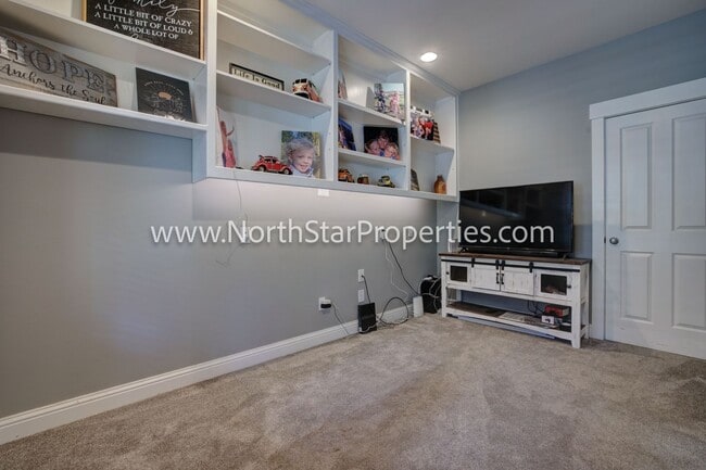 Photo - Spacious Five Bed Home in NW Bend