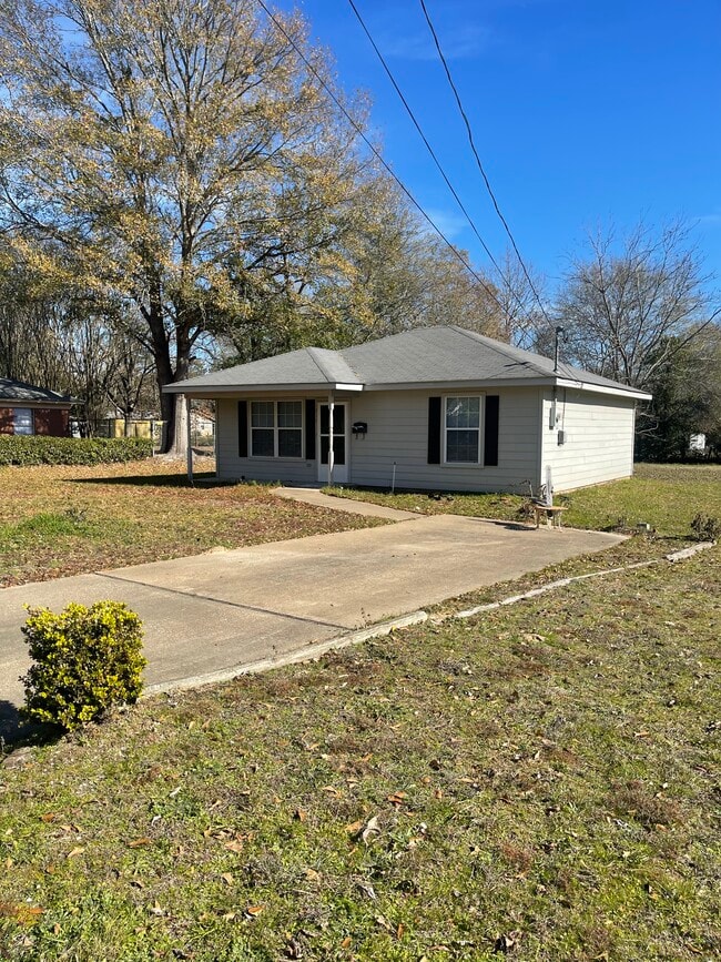 219 Lamar St Rental House Rental in Nacogdoches, TX