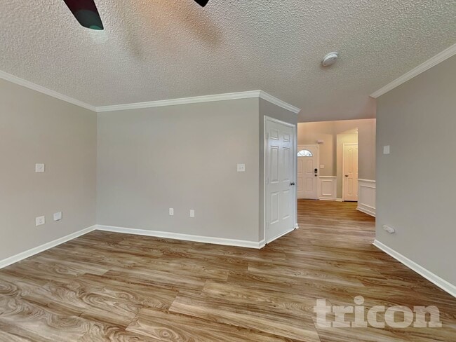 Photo - 7310 Ravanna Dr