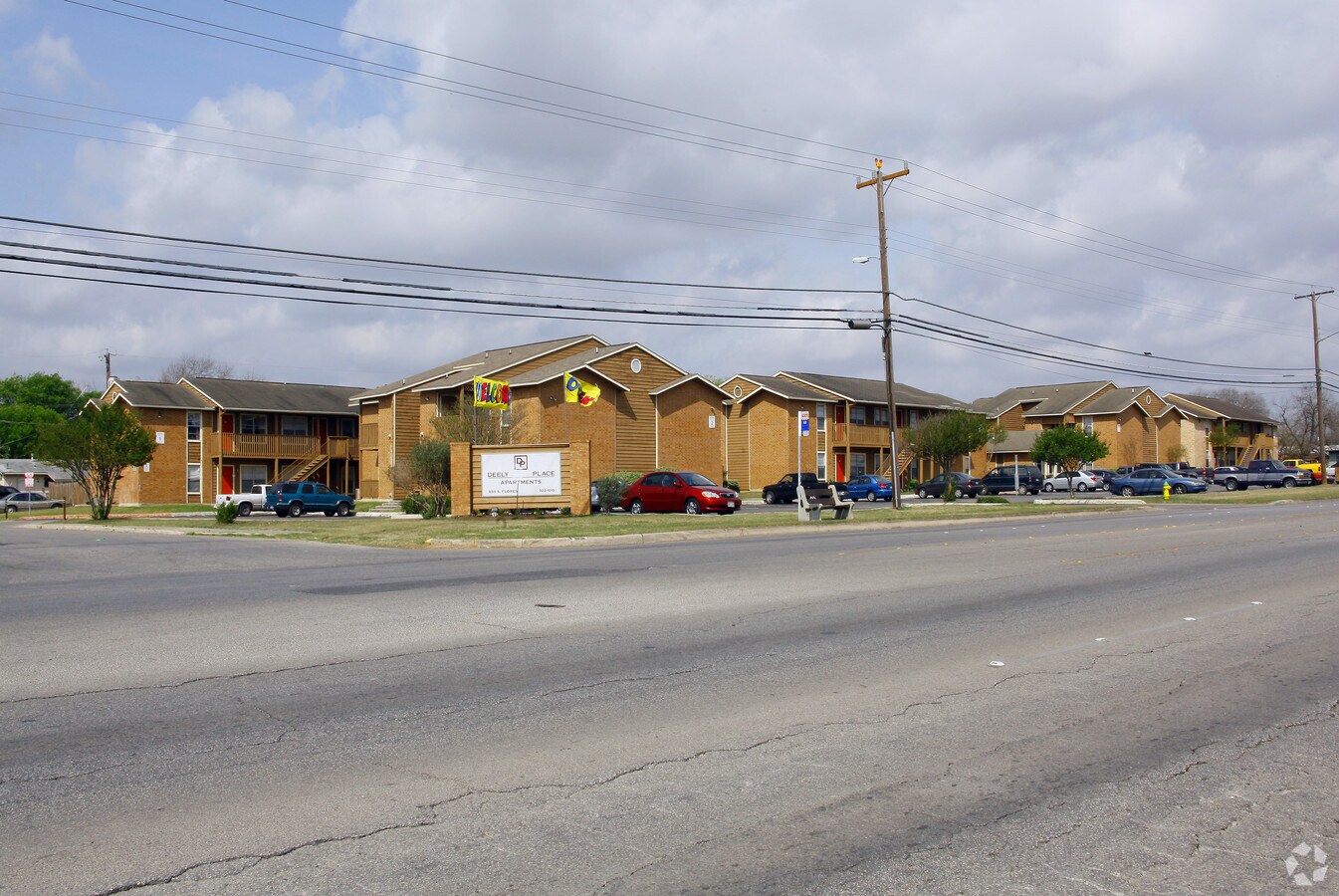 Deely Place - Deely Place Apartments