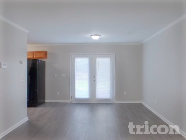 Photo - 153 Chesterbrook Ln