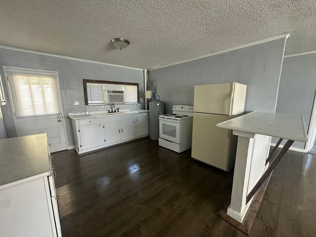 Photo - 1326 Barry St Unit 2