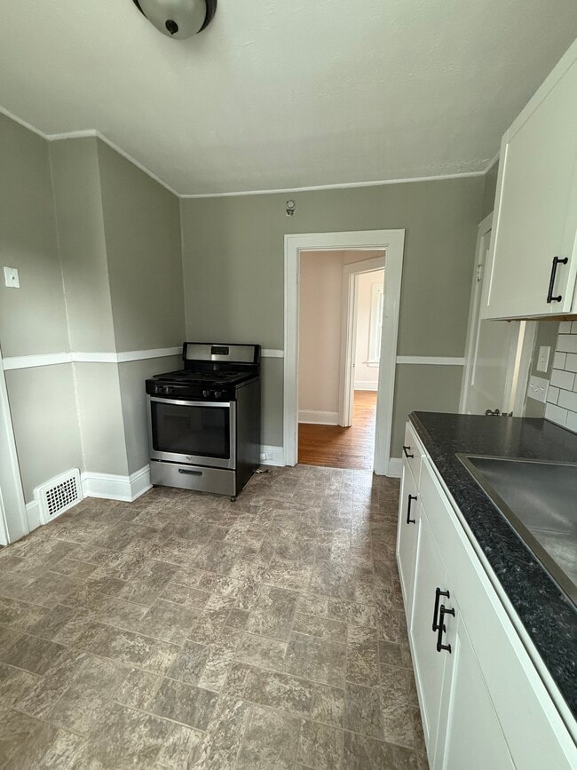 Kitchen - 2099 Waterbury Rd Unit Waterbury Road