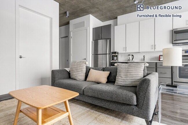 Photo - 215 W Lake St Unit FL8-ID1344