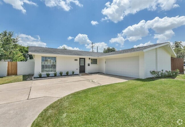 Building Photo - 3215 Rockyridge Dr Rental