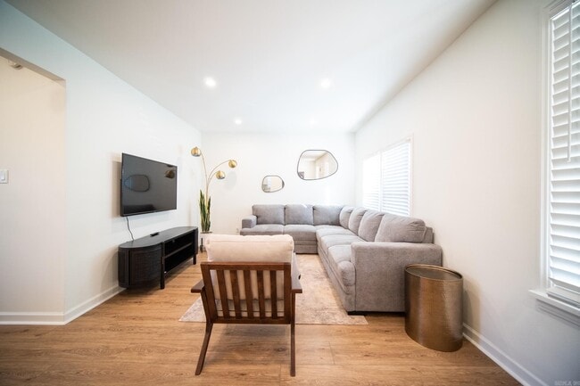 Photo - 700 N Tyler St