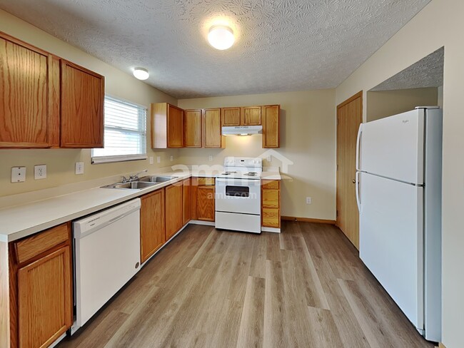 Photo - 3035 Representation Ter