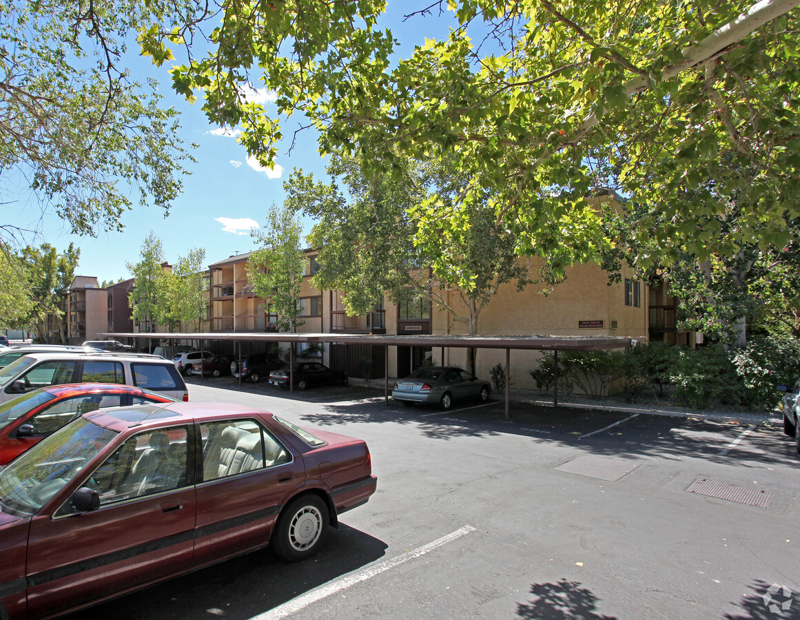 Photo - Lakeside Plaza Condominiums