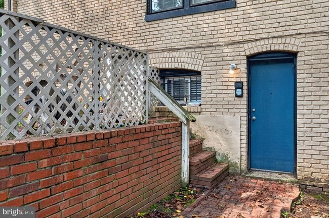 Building Photo - 1526 Potomac Ave SE