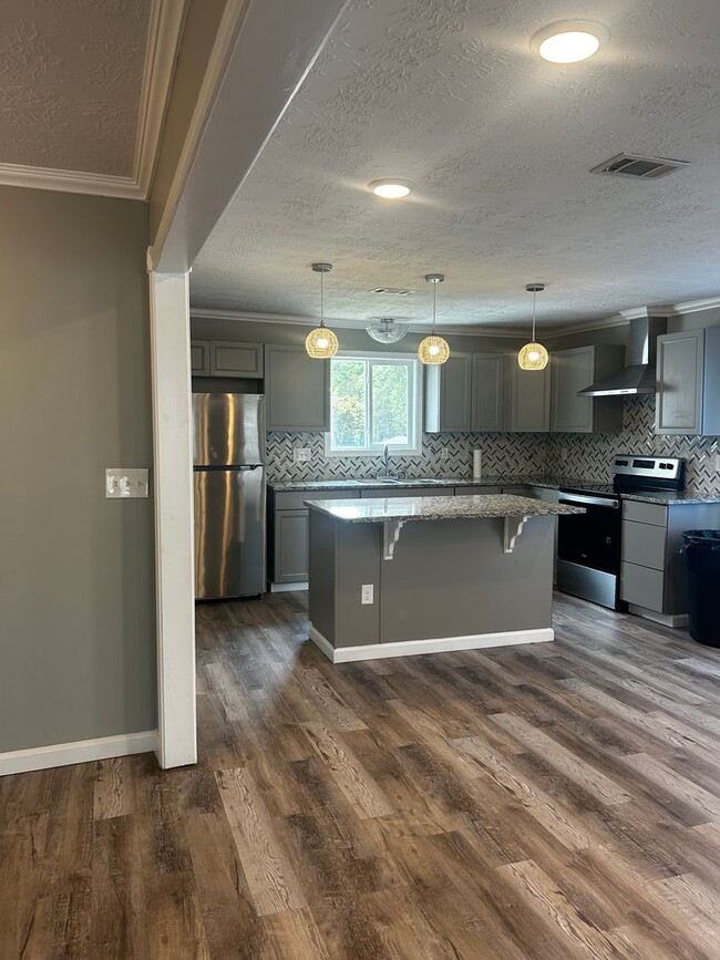 Photo - Beautiful Home 4 bedroom 3 bath