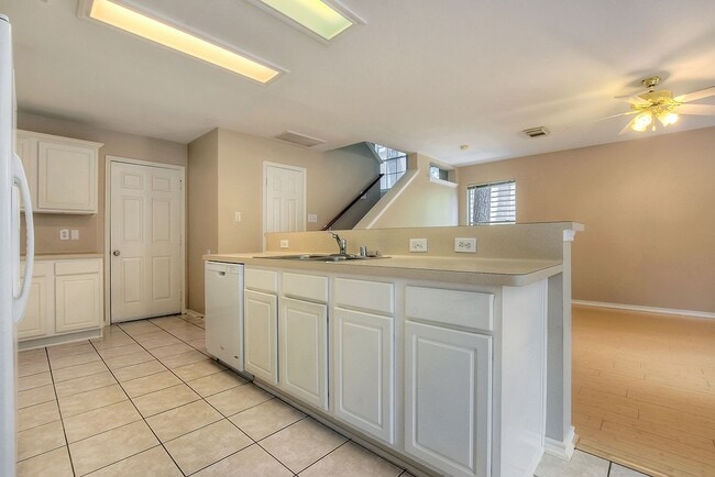 Photo - 7 Newberry Trail Ct