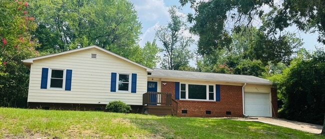 Building Photo - COMING SOON!! Recently Renovated Residence-3 Bedroom, 2 Bath Must See
