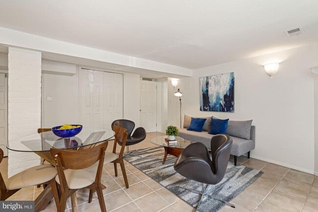 Photo - 3001 13th St NW Unit B