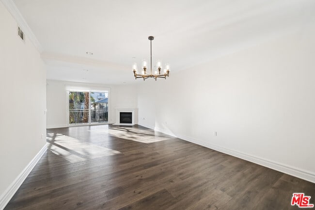 Photo - 1050 S Holt Ave Unidad 203