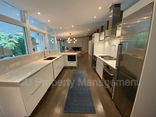 Photo - 2104 Zuppke Dr