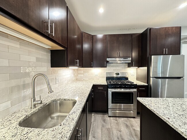 Photo - 1147 Maple Ave Unit 4