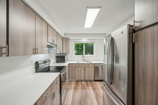 The Arch - Apartments & Townhomes