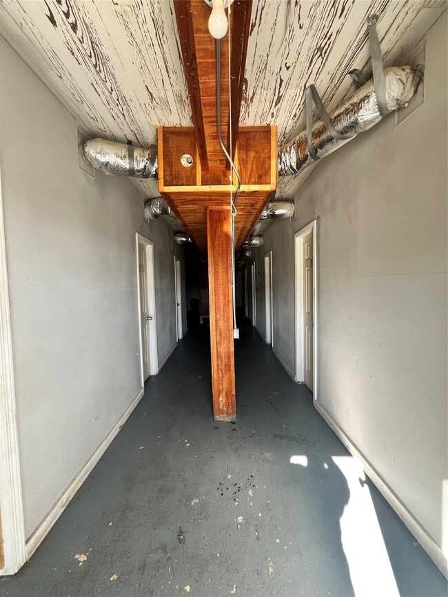 Photo - 218 W Broad St