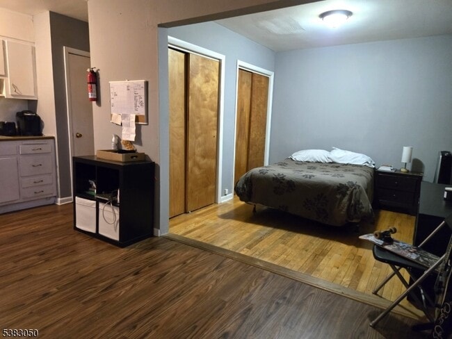 Photo - 526 Valley Brook Ave Unidad 1st