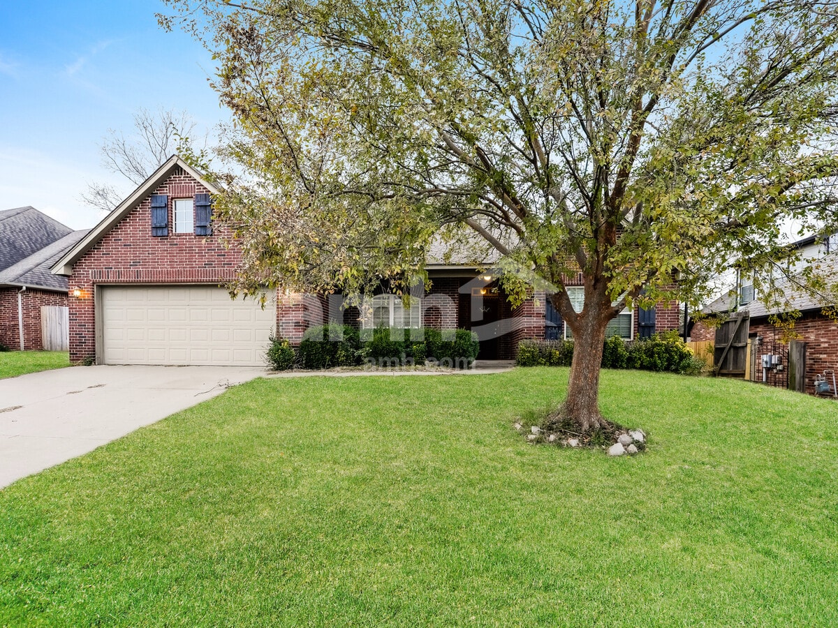 Photo - 2604 S 13th St E