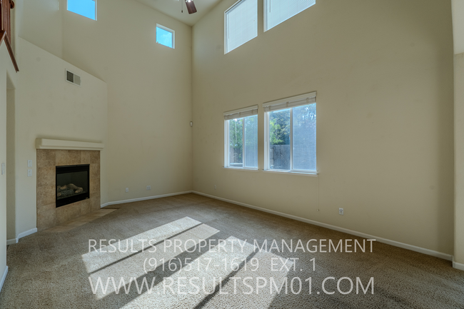 Photo - Lincoln Crossing 4 Bedroom 2.5 Bath - With... House