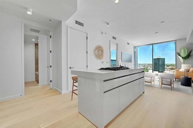 Photo - 313 W 17th St Unit 1903