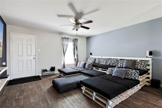 Photo - 712 Cleary Ln