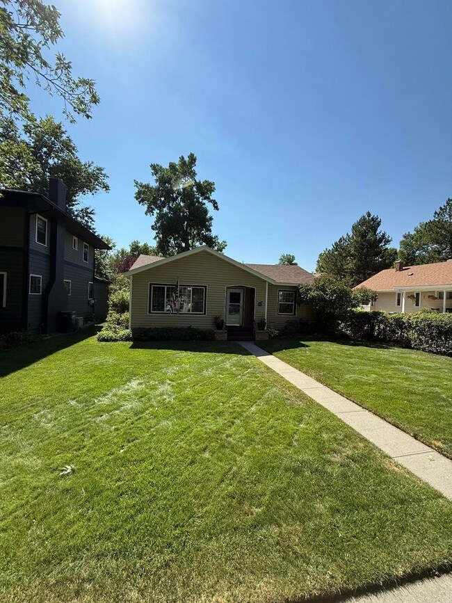 Warm & Furnished 2BR Home Near Billings Cl... - Warm & Furnished 2BR Home Near Billings Cl...