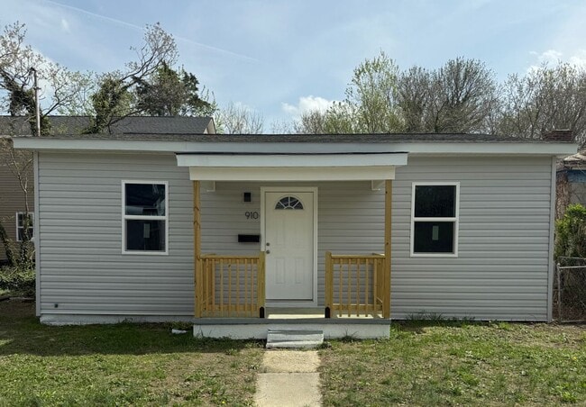 Building Photo - 910 Rome St