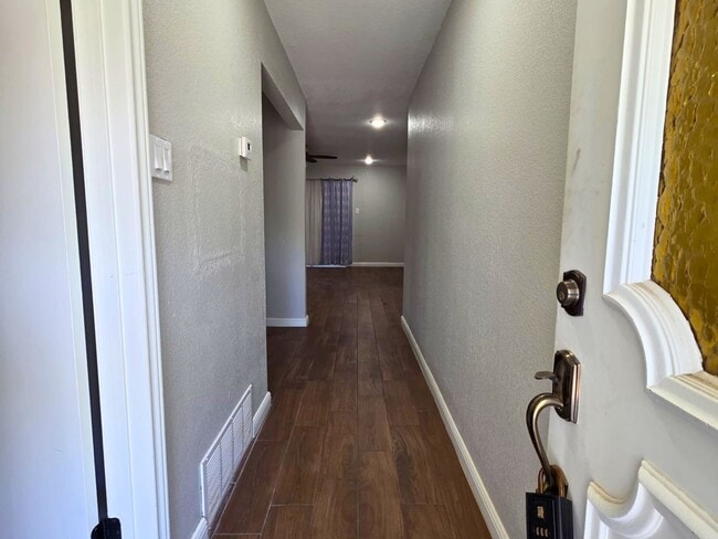Photo - 209 Eller Ave