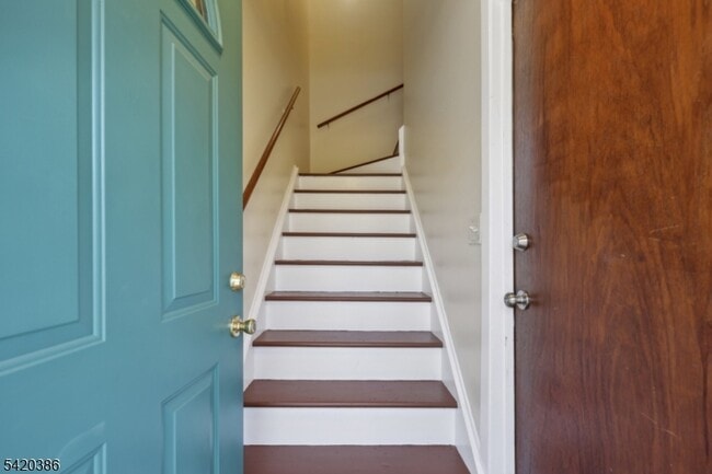 Photo - 33 N Willow St