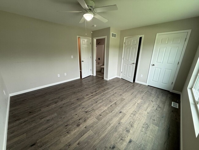 Photo - 842 Lakeway Dr