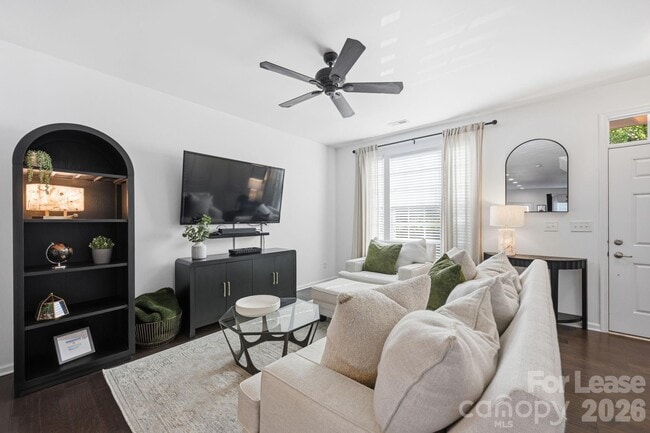 1353 Jacemans Wy