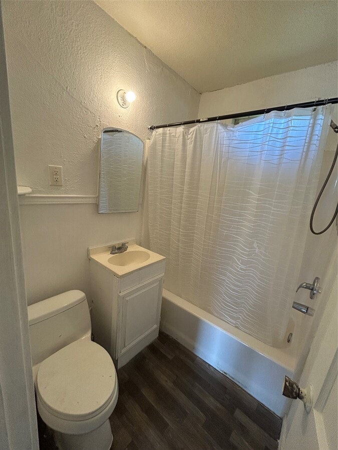 Photo - 1102 W 10th St