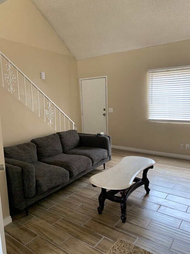 5148 Greene Ln Unit Greene Lane Unit D