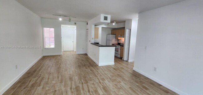 Photo - 2403 Centergate Dr Unit 104