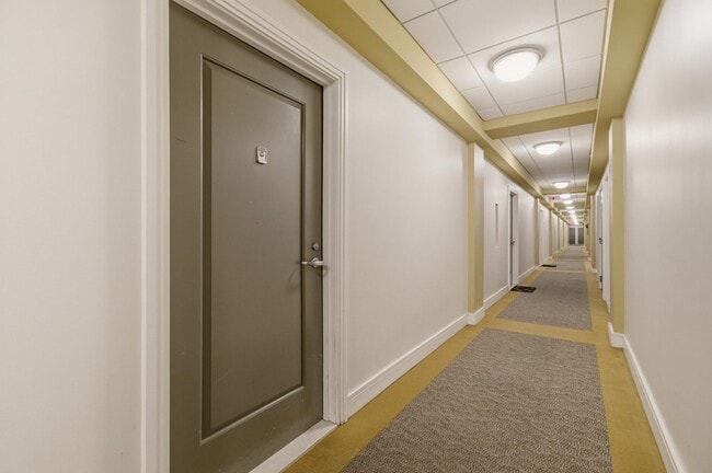 Photo - 800 4th St SW