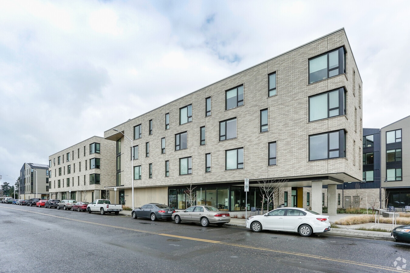 Renaissance Commons - Renaissance Commons Apartments