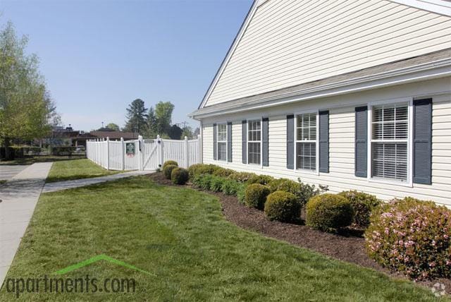 Leasing Office - Ashland Woods