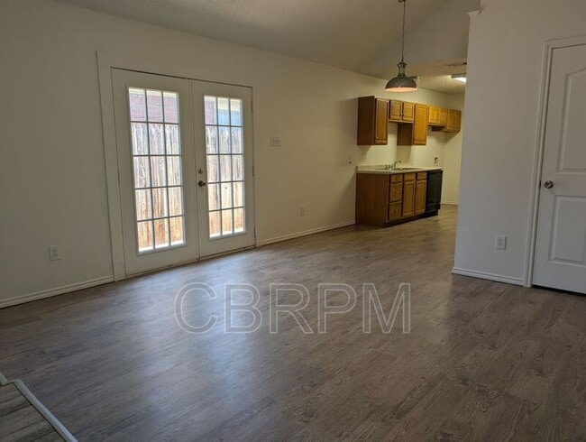 Photo - 2409 87th St