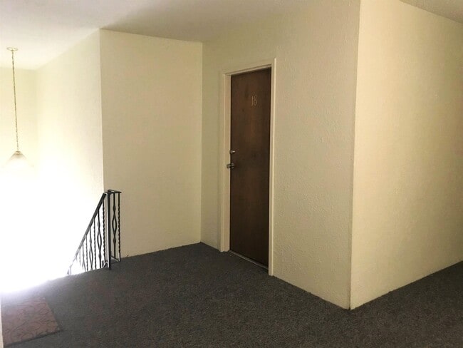 Photo - 13 Strawberry Bank Rd Unit 18