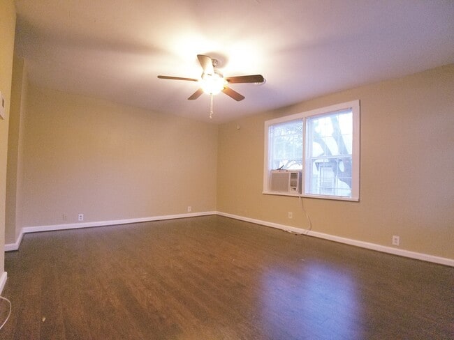 Photo - 203 Beatrice St